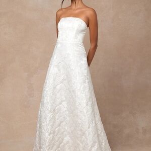 Lulu's Tressa White Floral Jacquard Strapless Maxi Dress
